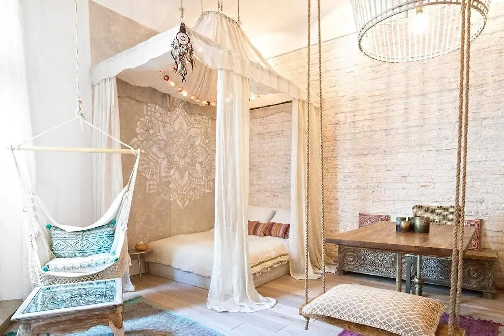 Bohemian Dream Peaceful Oasis Downtown Apartment Warsaw